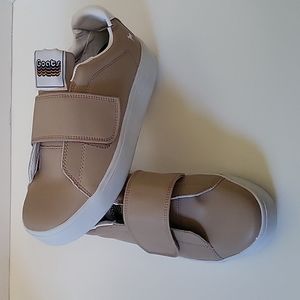 Goats platform sneakers, size 8, khaki color, New No Tag